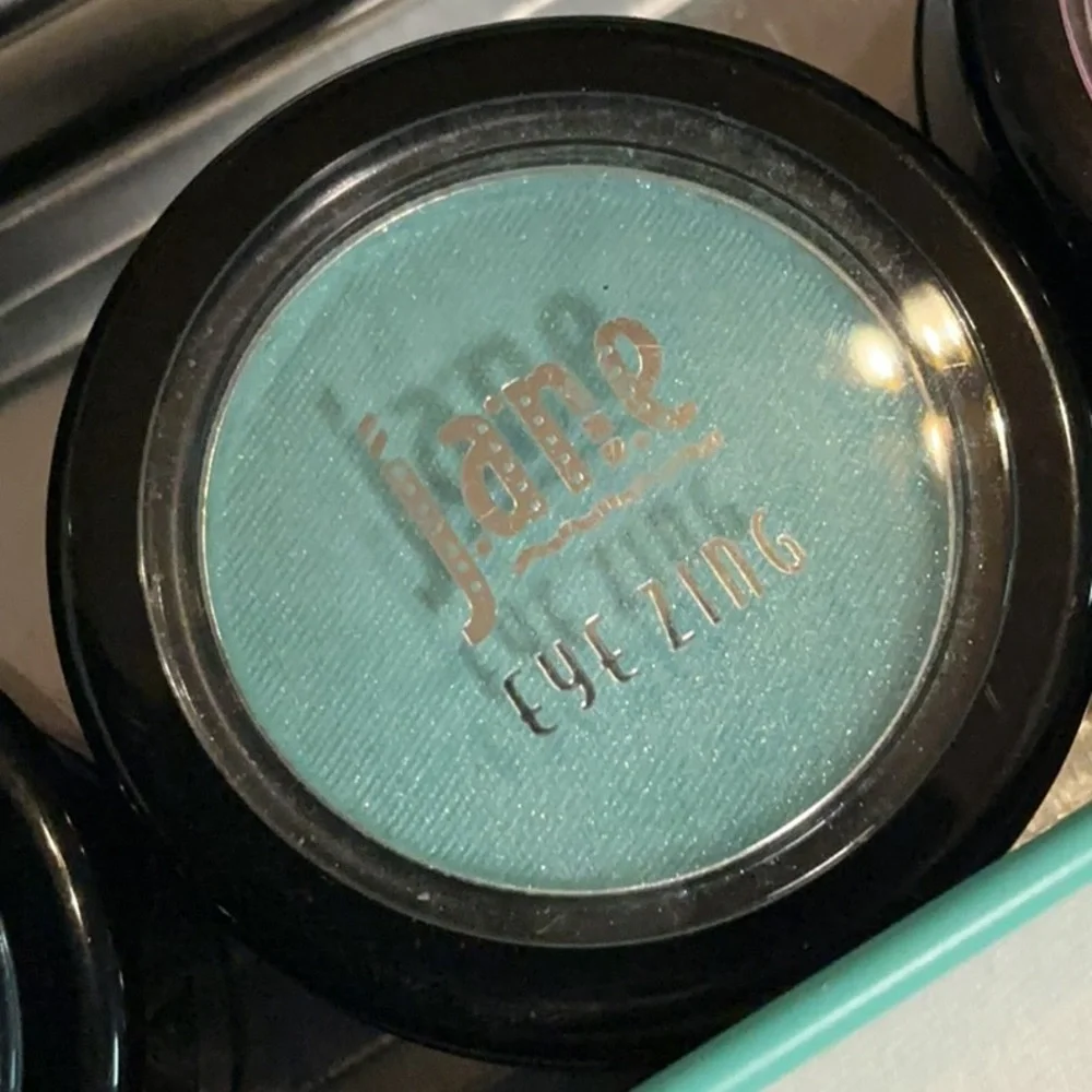 NEW Tinted Eye Pigment Set in Teal Unicorn Tin — 5 Multicolor Shades
